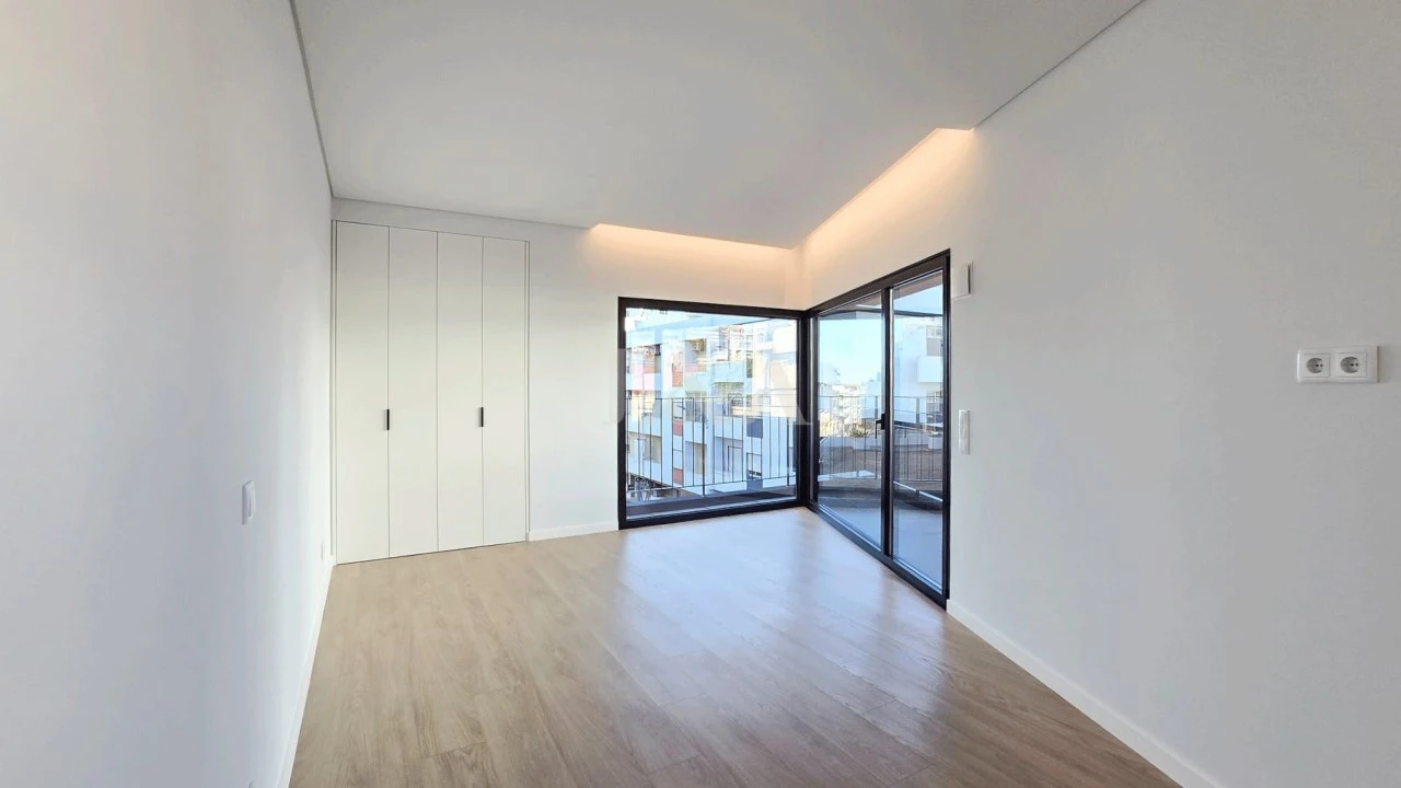 Apartamento T2 para Venda em Faro (Sé e São Pedro) Foto 9