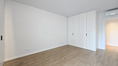 Apartamento T2 para Venda em Faro (Sé e São Pedro)