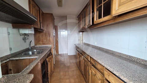 Apartamento T3 para Venda em Póvoa de Varzim, Beiriz e Argivai