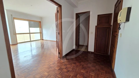 Apartamento T3 para Venda em Póvoa de Varzim, Beiriz e Argivai