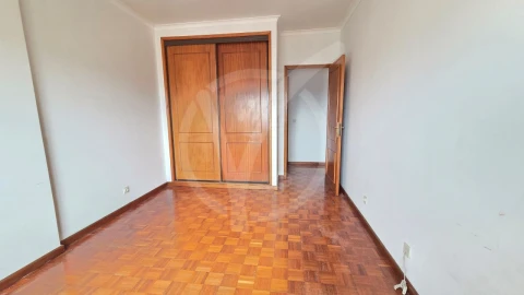 Apartamento T3 para Venda em Póvoa de Varzim, Beiriz e Argivai