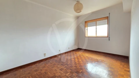 Apartamento T3 para Venda em Póvoa de Varzim, Beiriz e Argivai
