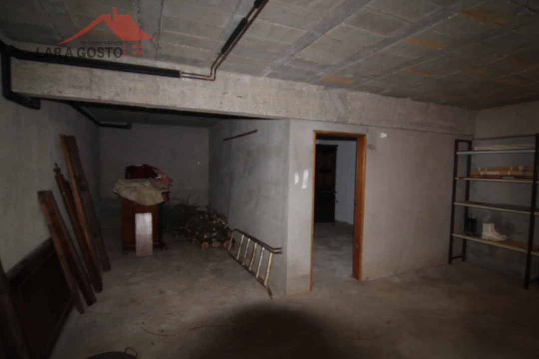 Moradia T4 para Venda em Salselas Foto 24