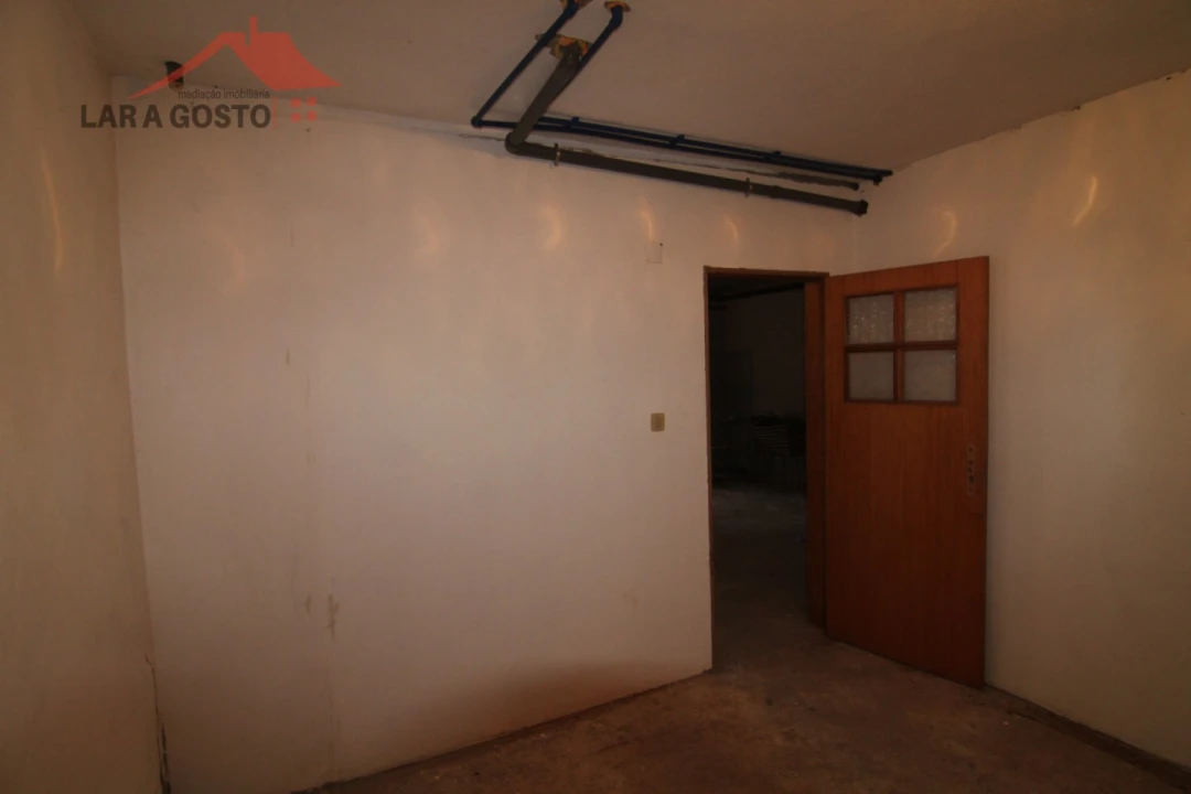 Moradia T4 para Venda em Salselas Foto 27