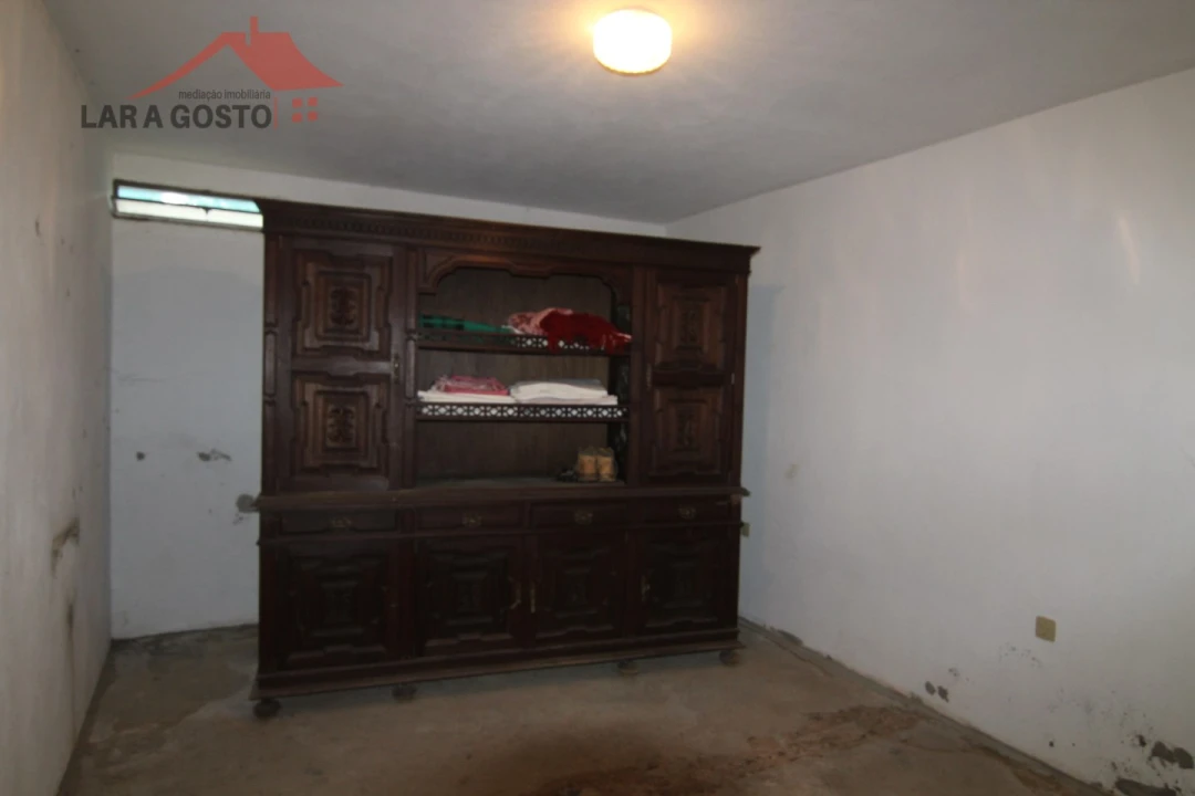 Moradia T4 para Venda em Salselas Foto 29