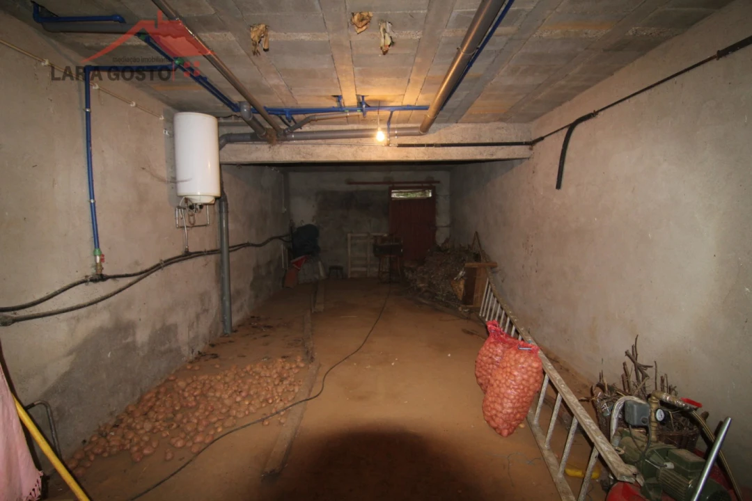 Moradia T4 para Venda em Salselas Foto 30