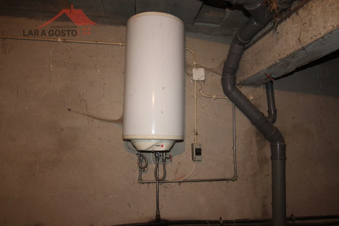 Moradia T4 para Venda em Salselas Foto 31