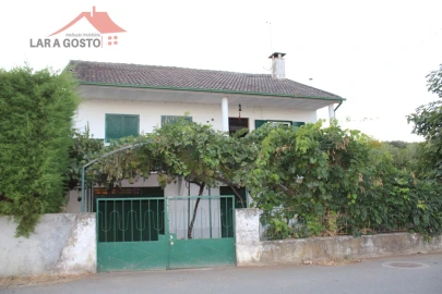 Moradia T4 para Venda em Salselas