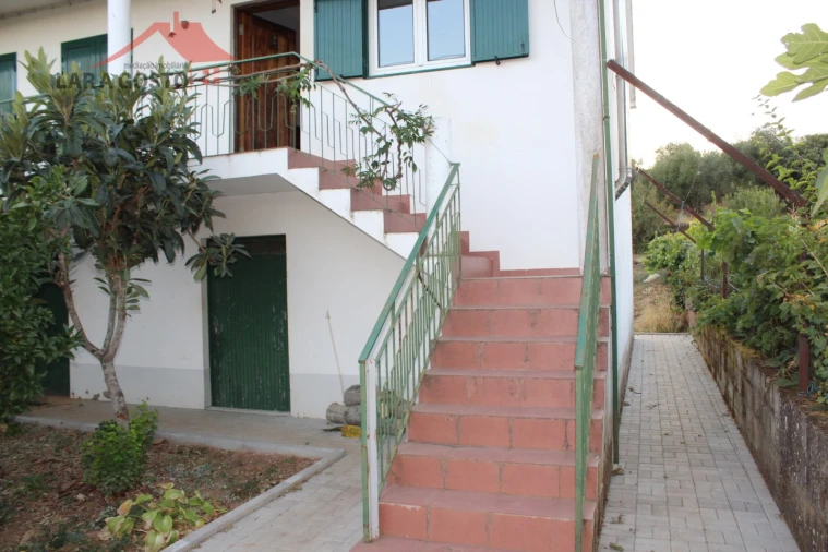 Moradia T4 para Venda em Salselas Foto 4