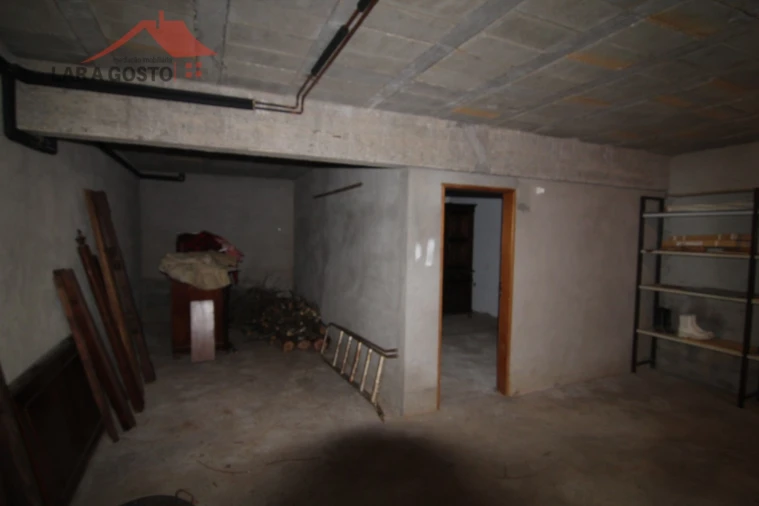 Moradia T4 para Venda em Salselas Foto 24