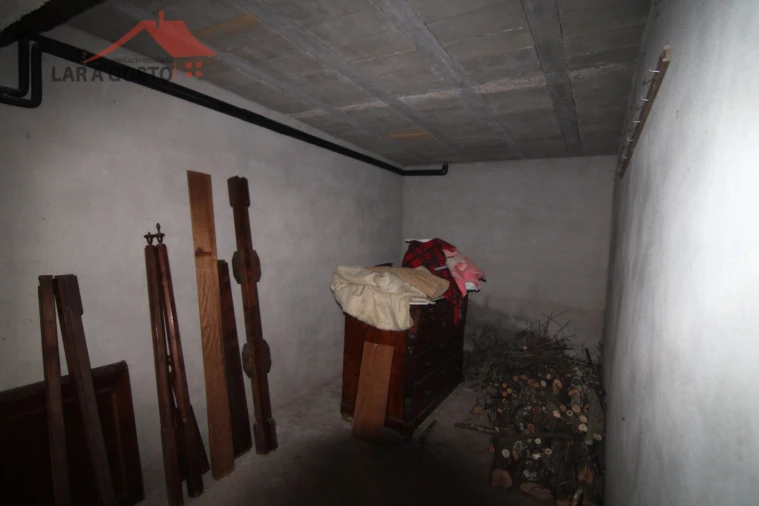 Moradia T4 para Venda em Salselas Foto 25