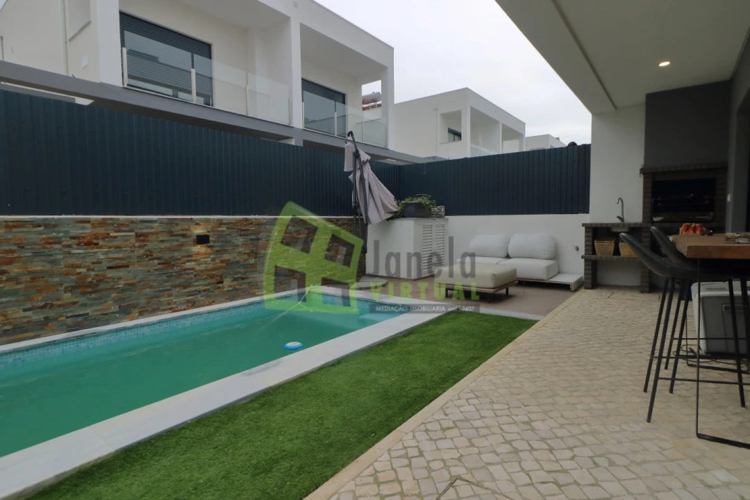 Moradia T3 para Venda em Fernao Ferro Foto 1