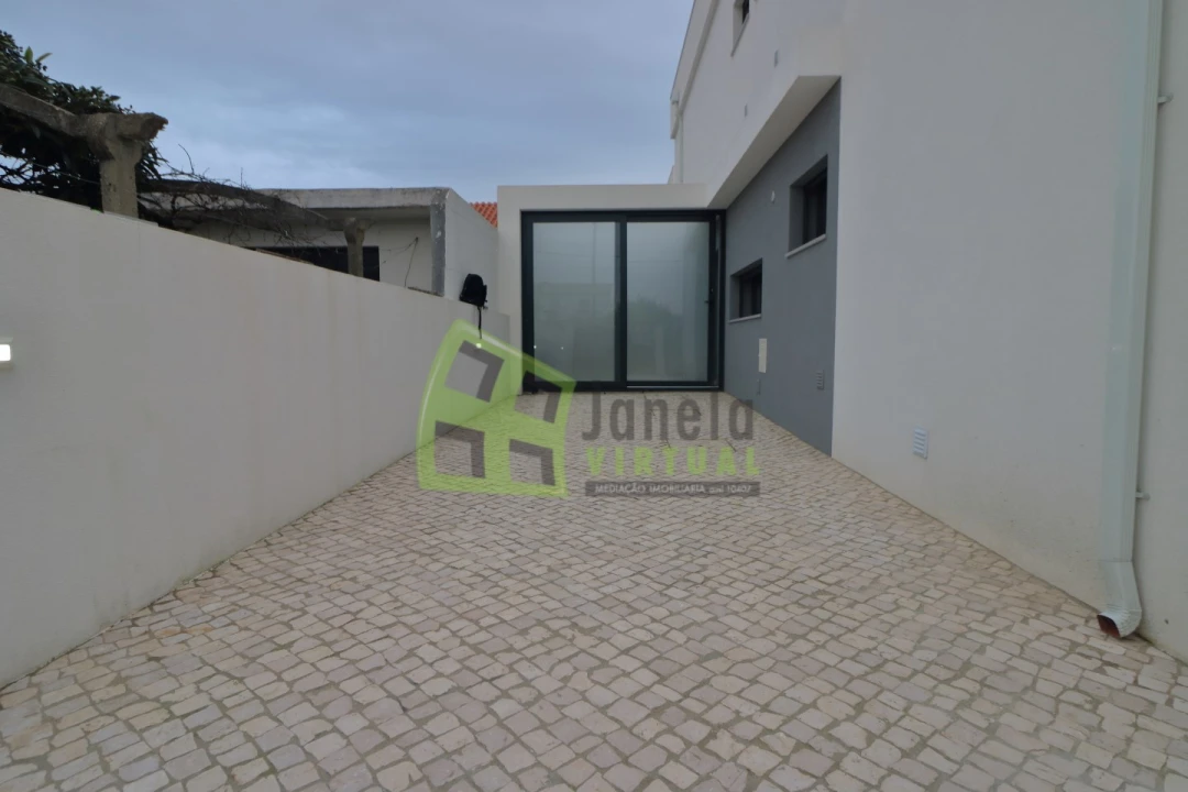Moradia T3 para Venda em Fernao Ferro Foto 17