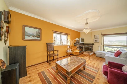 Moradia T7 para Venda em Arnoia