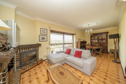 Moradia T7 para Venda em Arnoia