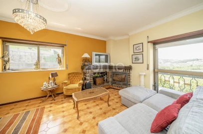 Moradia T7 para Venda em Arnoia