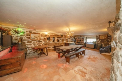 Moradia T7 para Venda em Arnoia