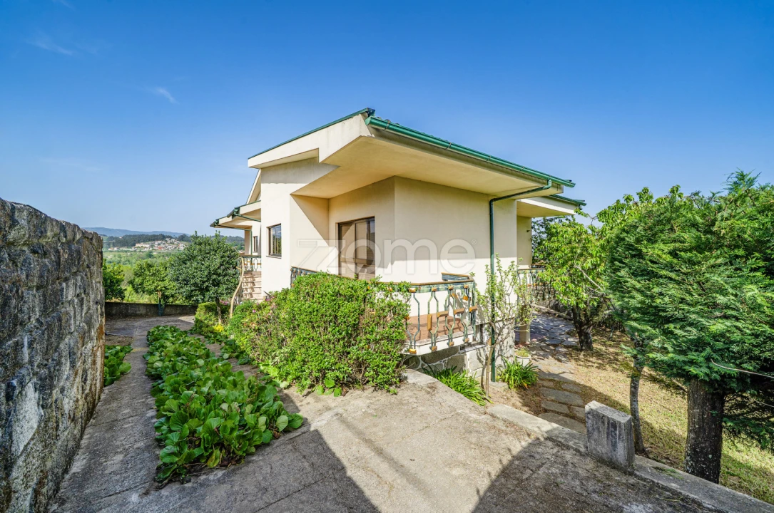 Moradia T7 para Venda em Arnoia Foto 1