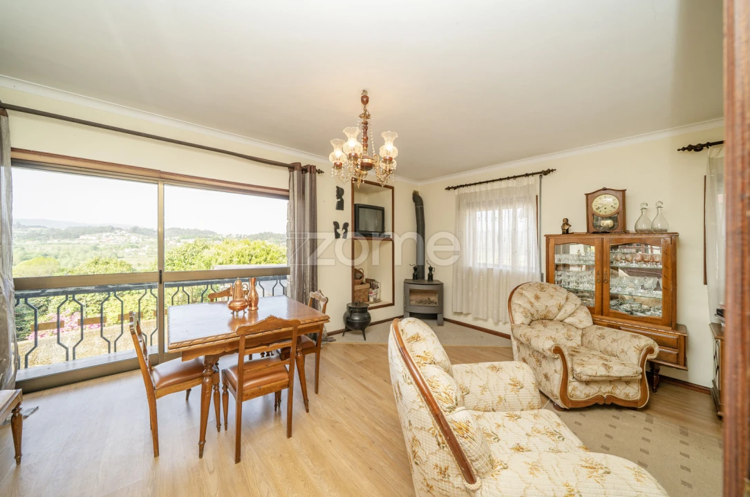 Moradia T7 para Venda em Arnoia Foto 33