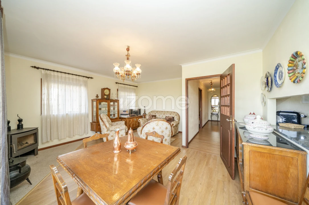 Moradia T7 para Venda em Arnoia Foto 34