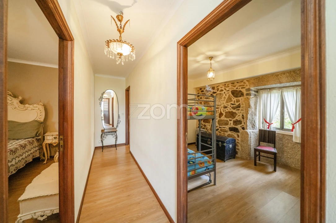 Moradia T7 para Venda em Arnoia Foto 38