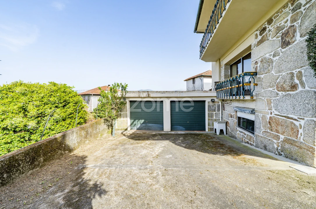 Moradia T7 para Venda em Arnoia Foto 50