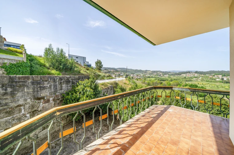 Moradia T7 para Venda em Arnoia Foto 19