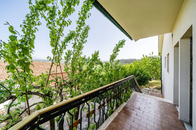 Moradia T7 para Venda em Arnoia Foto 22