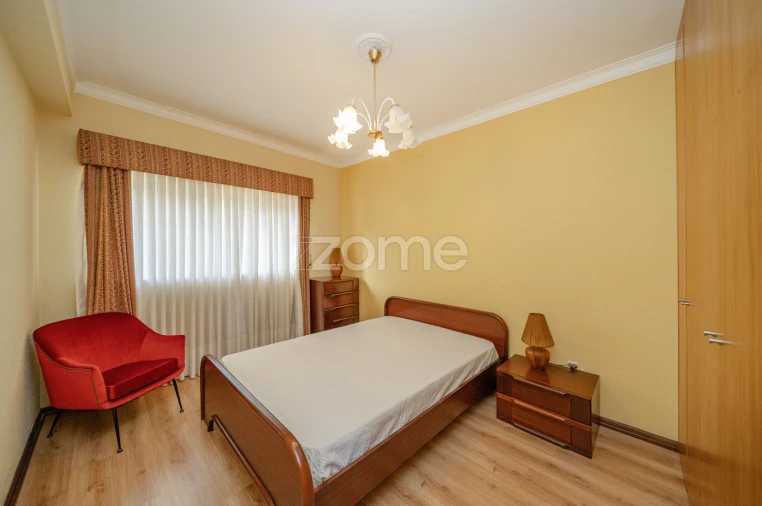 Moradia T7 para Venda em Arnoia Foto 23