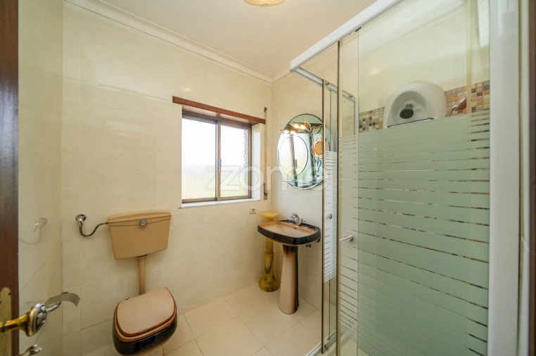 Moradia T7 para Venda em Arnoia Foto 28