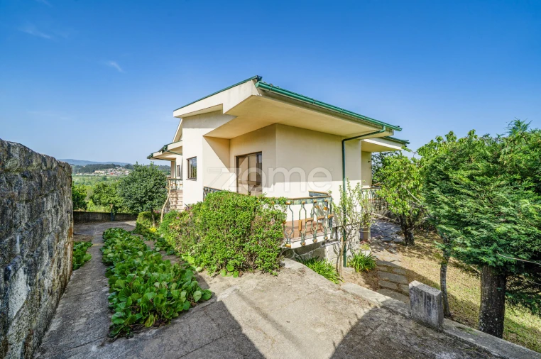 Moradia T7 para Venda em Arnoia