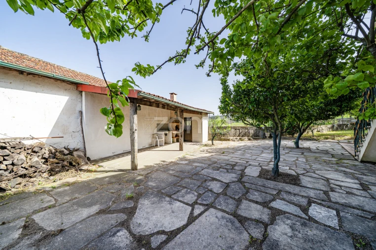 Moradia T7 para Venda em Arnoia Foto 44