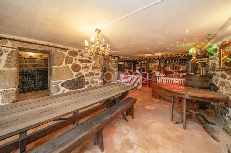 Moradia T7 para Venda em Arnoia Foto 48