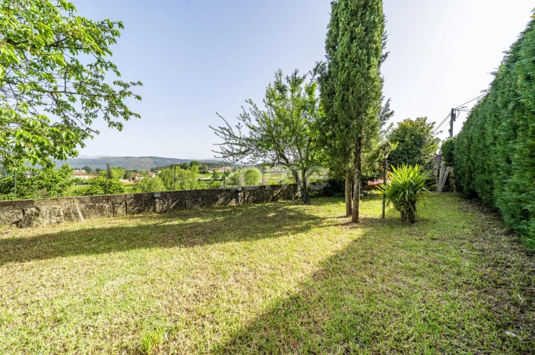 Moradia T7 para Venda em Arnoia Foto 53