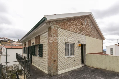 Moradia T4 para Venda em Sanfins do Douro