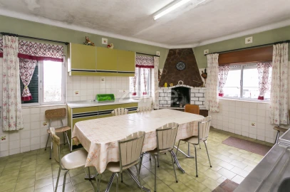 Moradia T4 para Venda em Sanfins do Douro