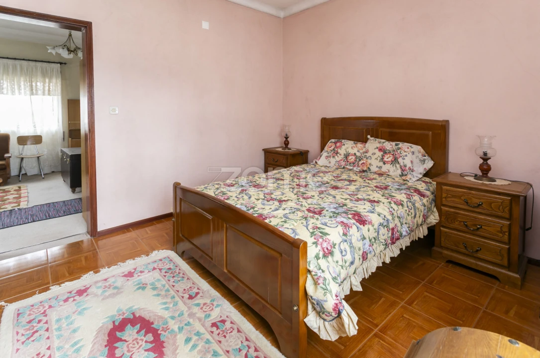 Moradia T4 para Venda em Sanfins do Douro Foto 16