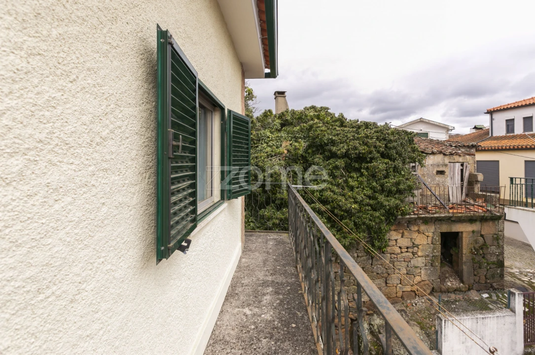 Moradia T4 para Venda em Sanfins do Douro Foto 34