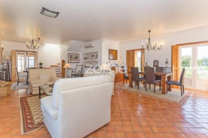 Moradia T4 para Venda em Boavista dos Pinheiros