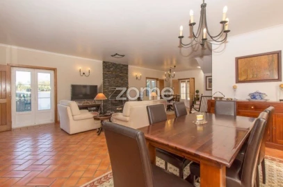 Moradia T4 para Venda em Boavista dos Pinheiros