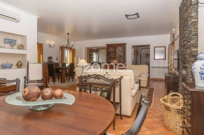 Moradia T4 para Venda em Boavista dos Pinheiros