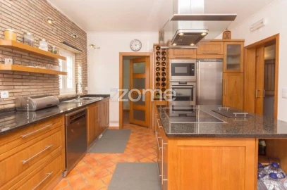 Moradia T4 para Venda em Boavista dos Pinheiros