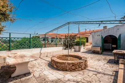 Moradia T6 para Venda em Odiaxere