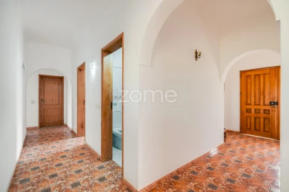 Moradia T6 para Venda em Odiaxere