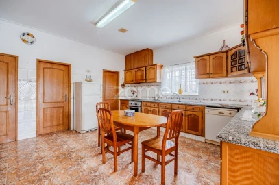 Moradia T6 para Venda em Odiaxere