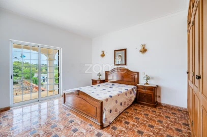 Moradia T6 para Venda em Odiaxere