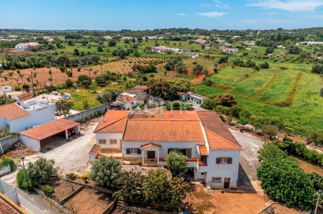 Moradia T6 para Venda em Odiaxere Foto 6