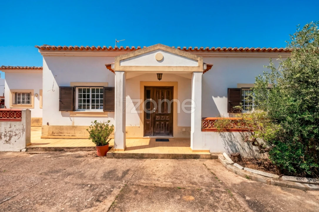 Moradia T6 para Venda em Odiaxere Foto 4