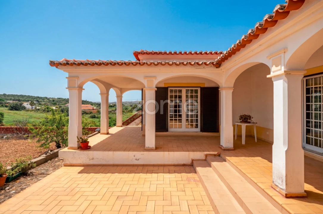 Moradia T6 para Venda em Odiaxere Foto 1