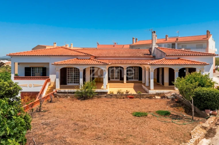 Moradia T6 para Venda em Odiaxere Foto 3